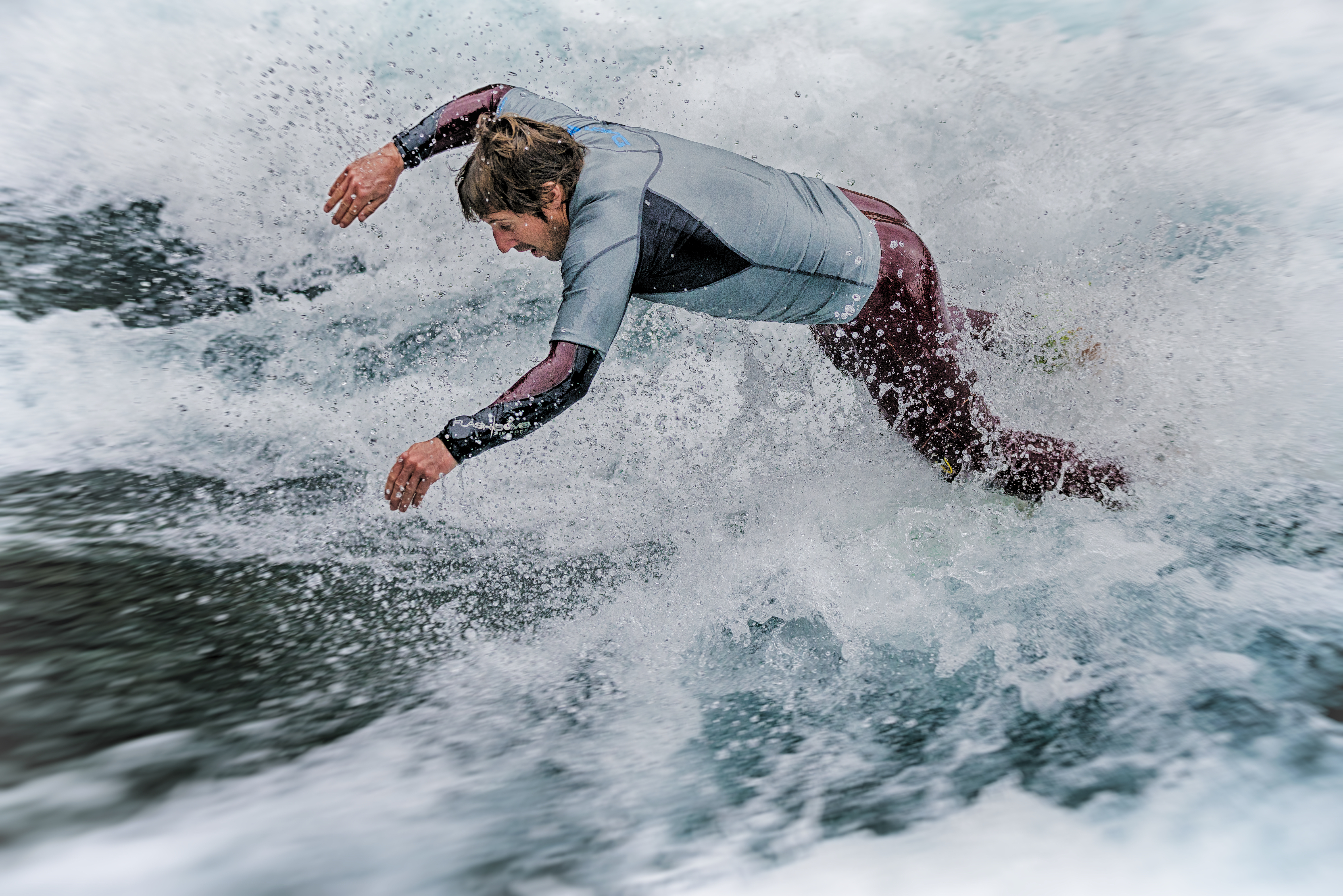 Im Rausch der Wellen beim River Surf Jam