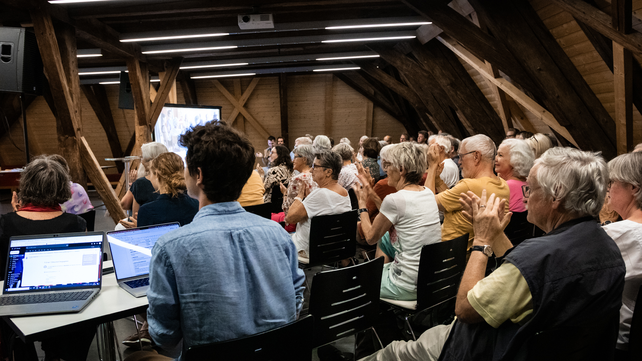Ein Jubliäum, neue Partnerschaften und ein Umzug: UND Generationentandem schaut an der 11. Hauptversammlung auf ein aufregendes Jahr zurück