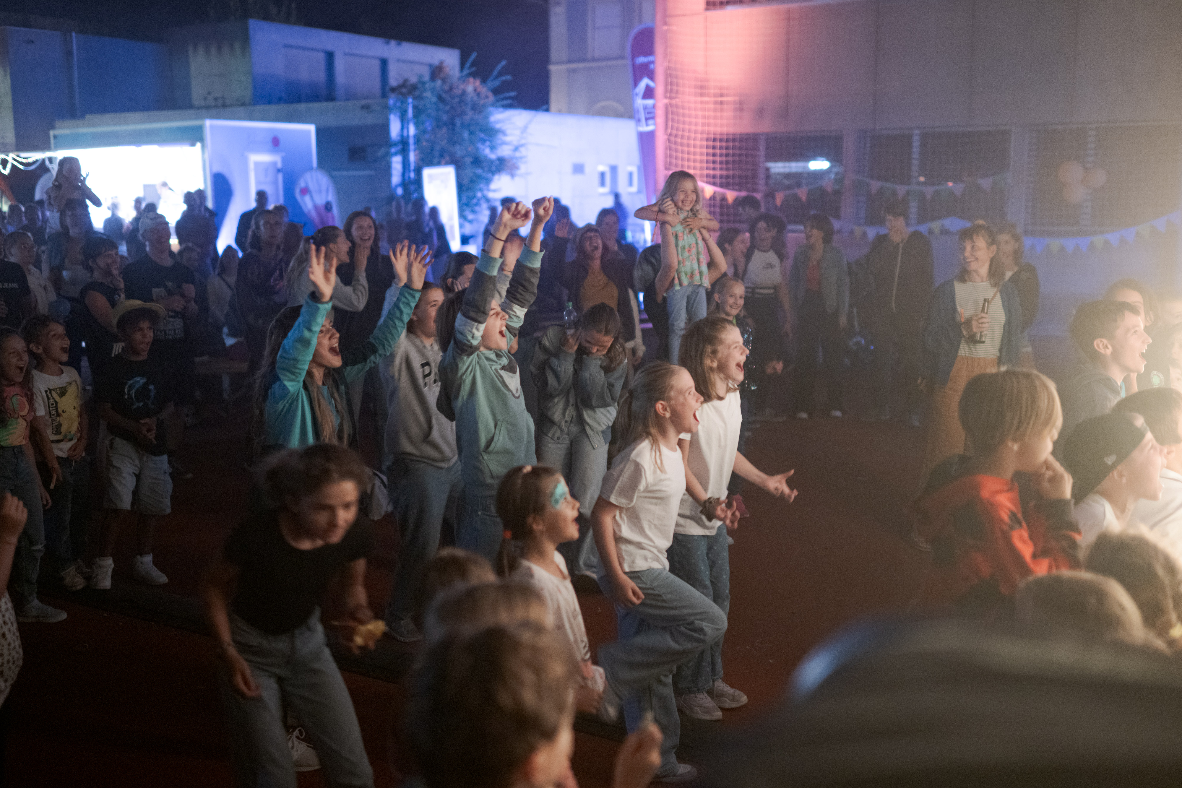 Diese Bilder machen das unfassbare Generationenfestival ein bisschen fassbar