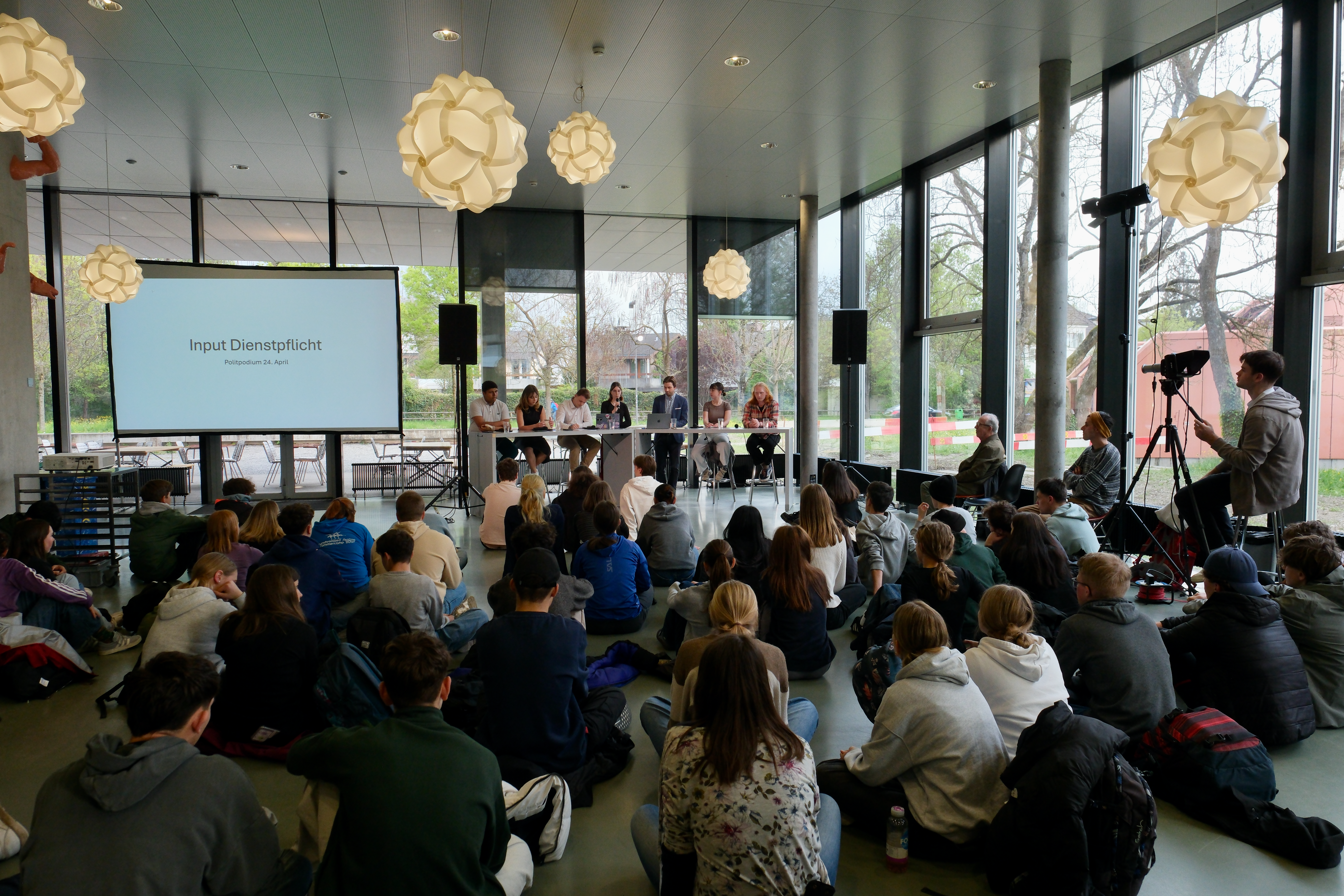 Das Politpodium zum Nachschauen und Nachhören: Dienstpflicht: Wie weiter?